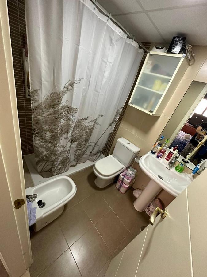 Apartment A / A 4Pax Near The Beach Малага Экстерьер фото