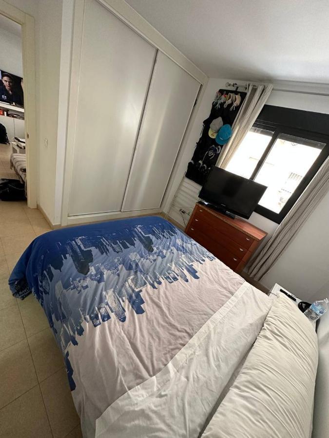 Apartment A / A 4Pax Near The Beach Малага Экстерьер фото