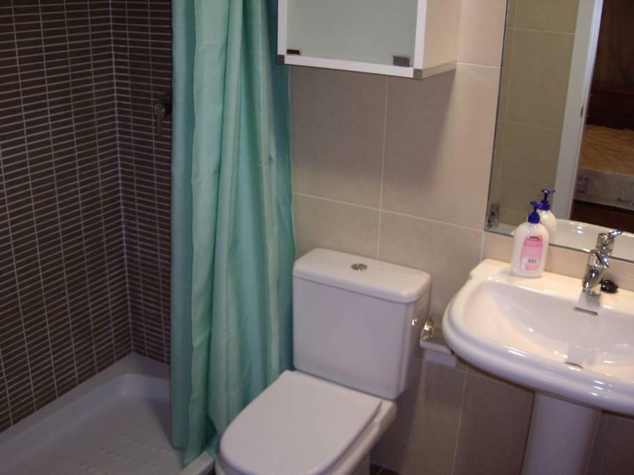 Apartment A / A 4Pax Near The Beach Малага Экстерьер фото